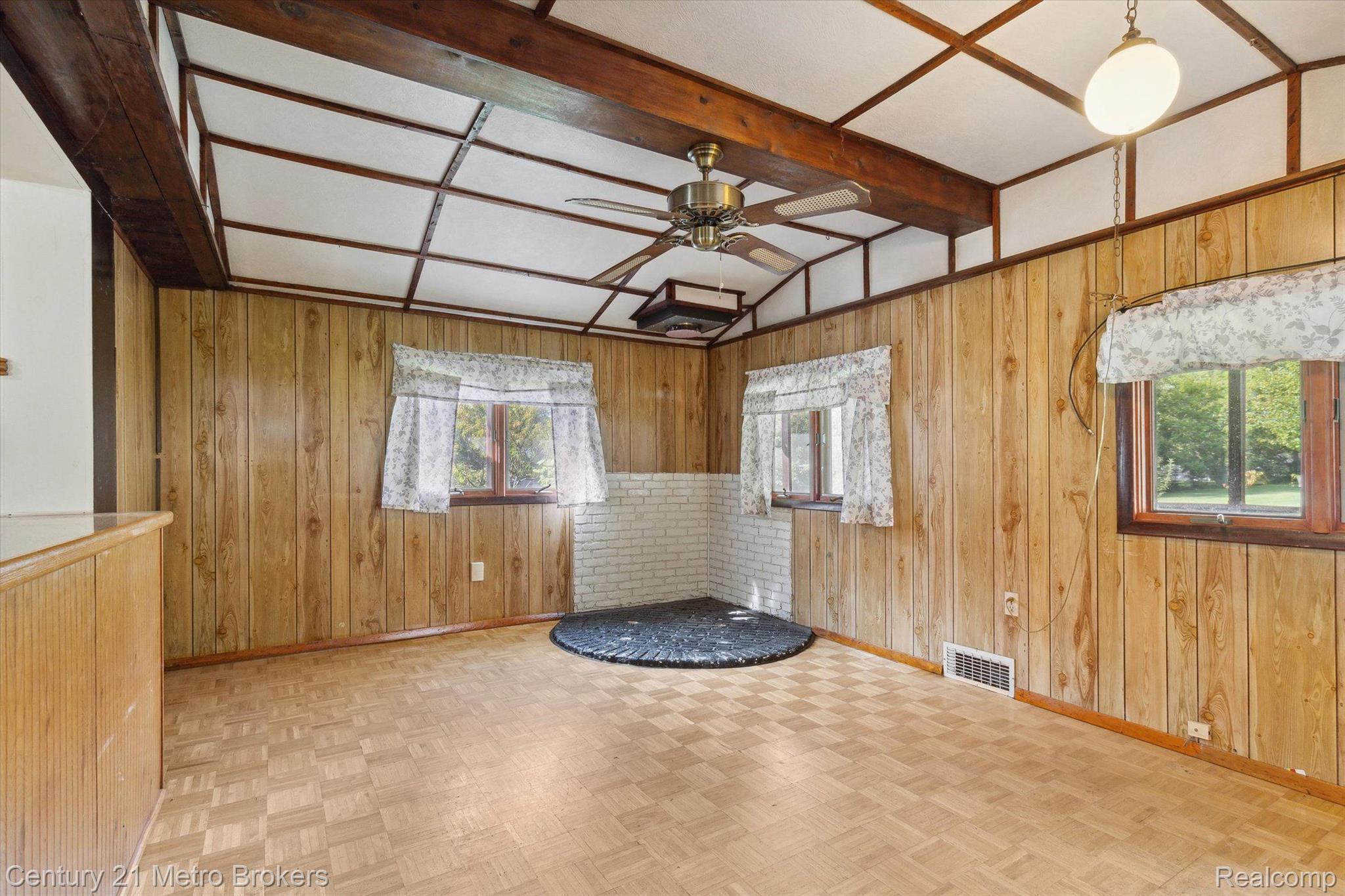 2424 South Vassar Road Burton, MI 48519 - Photo 20 of 41 Gallery Image 20