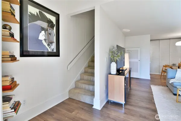 $390,000 | 6236 Northeast 137th Street, Unit 229, Redmond, WA 98052