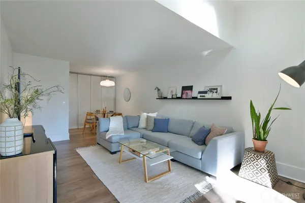 $390,000 | 6236 Northeast 137th Street, Unit 229, Redmond, WA 98052