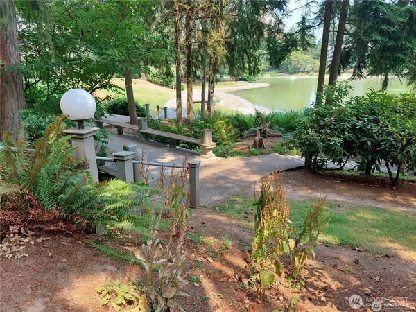 $390,000 | 6236 Northeast 137th Street, Unit 229, Redmond, WA 98052