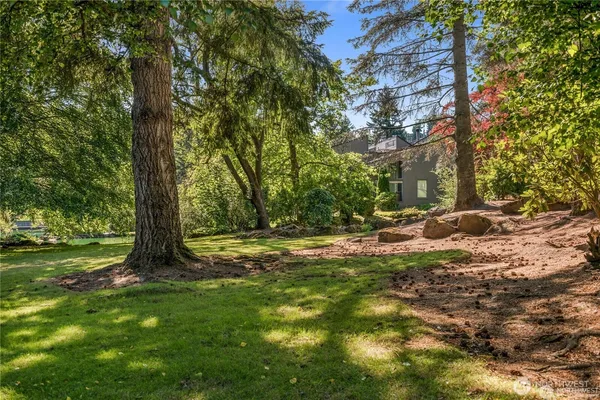 $390,000 | 6236 Northeast 137th Street, Unit 229, Redmond, WA 98052