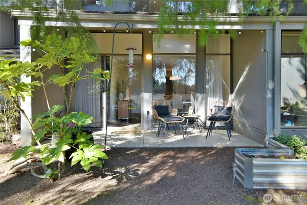 $390,000 | 6236 Northeast 137th Street, Unit 229, Redmond, WA 98052