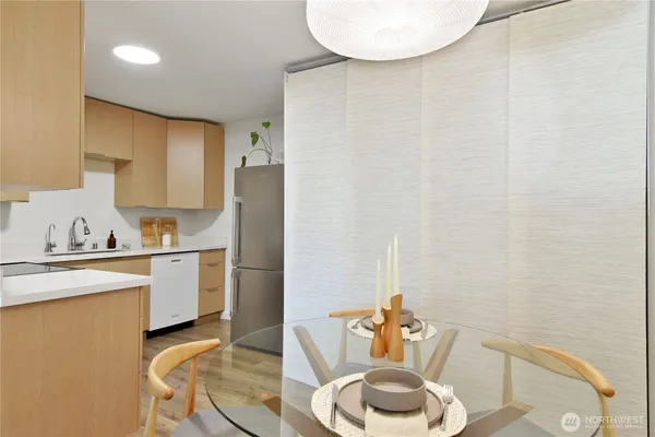 $390,000 | 6236 Northeast 137th Street, Unit 229, Redmond, WA 98052