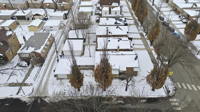 $304,900 | 2658 West 83rd Street, Chicago, IL 60652