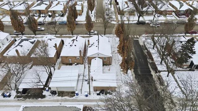 $304,900 | 2658 West 83rd Street, Chicago, IL 60652