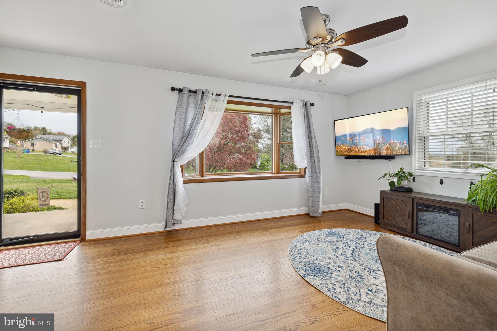 4304 Dover Drive Frederick, MD 21703 - Photo 9 of 42