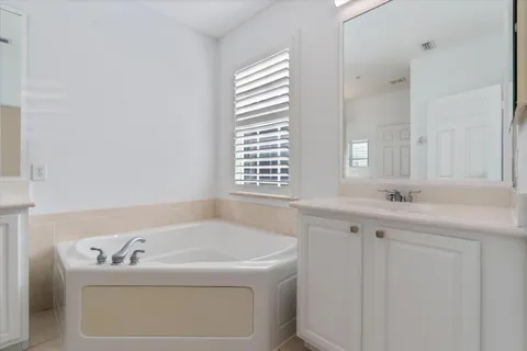 $1,075,000 | 295 Northeast 5th Avenue, Unit 32, Delray Beach, FL 33483