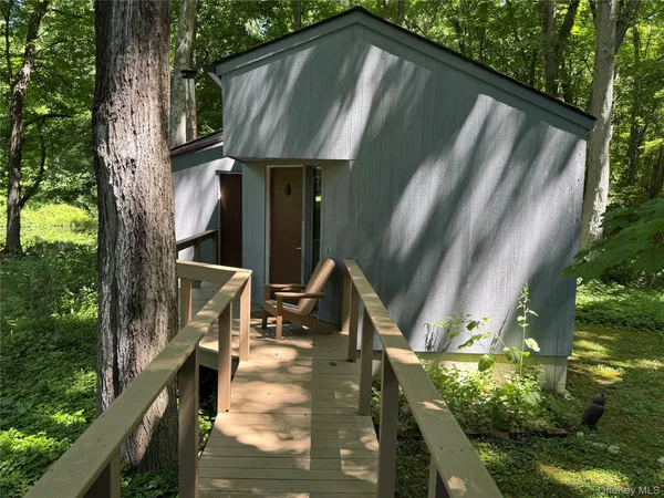 $2,200 | 10 A Clearwater Lane, Pound Ridge, NY 10576