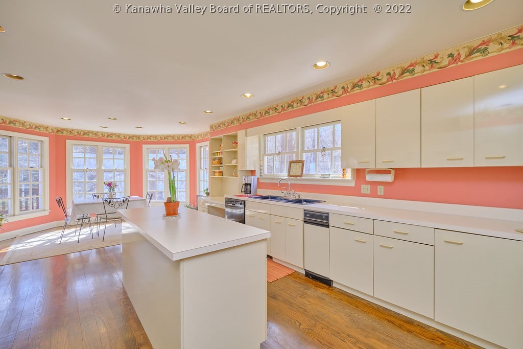 1024 Glen Road Charleston, WV 25314 - Photo 8 of 40 Gallery Image 8