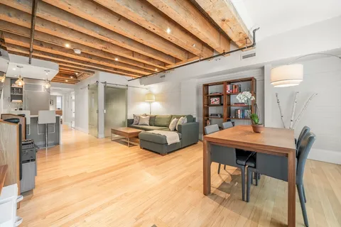 $1,495,000 | 40 Commercial Wharf, Unit 40, Boston, MA 02110