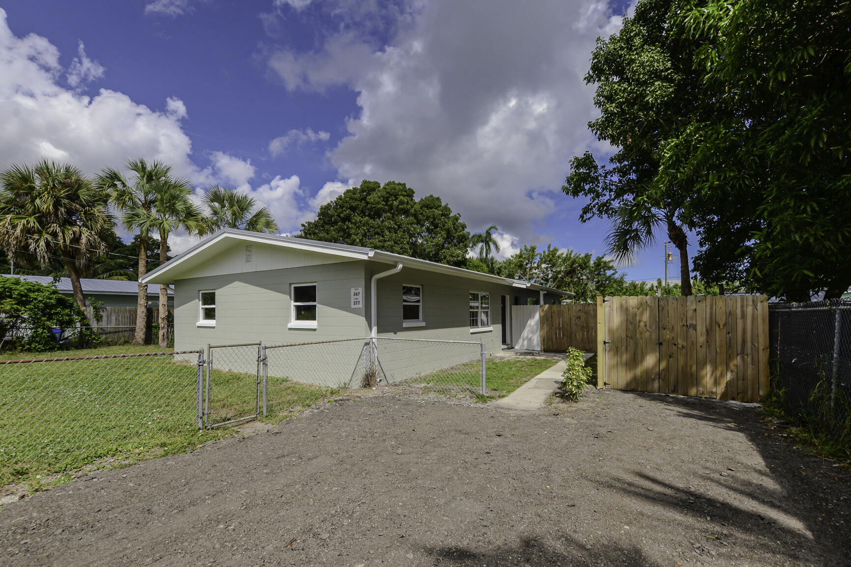 377 Southeast Tejon Street Stuart, FL 34994 - Photo 1 of 23 LR-3643