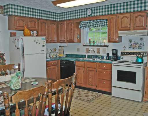 402 Chippewa Riviera Beaver Falls, PA 15010 - Photo 2 of 7 Kitchen.