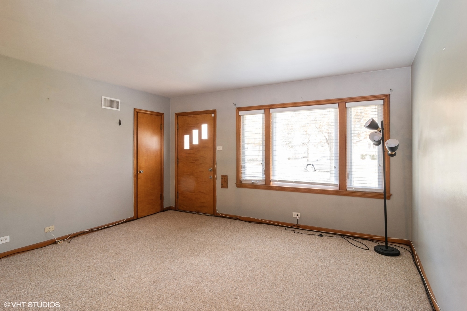 2226 South 8th Avenue North Riverside, IL 60546 - Photo 2 of 12