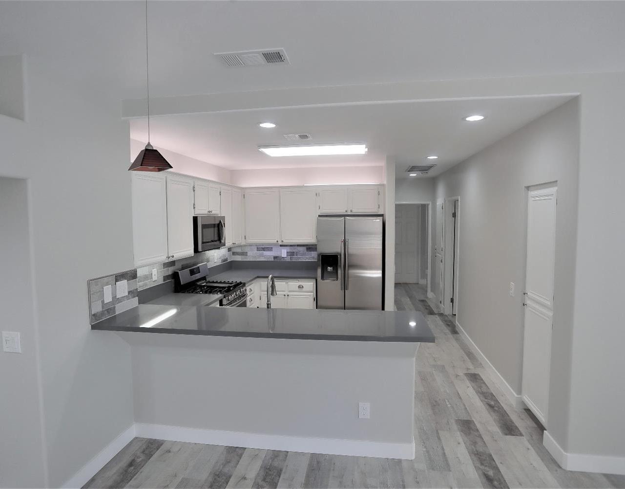 25558 Hemingway Avenue, Unit G Stevenson Ranch, CA 91381 - Photo 4 of 19 Gallery Image 4