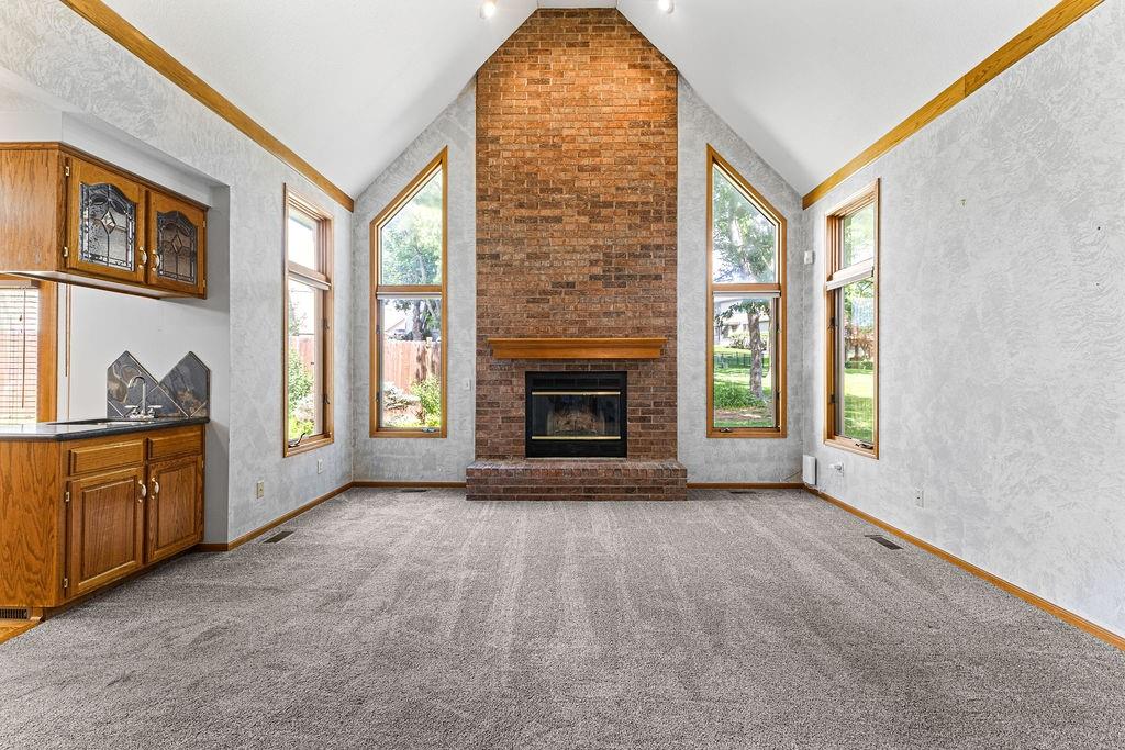 403 North Leonard Road St. Joseph, MO 64506 - Photo 6 of 63
