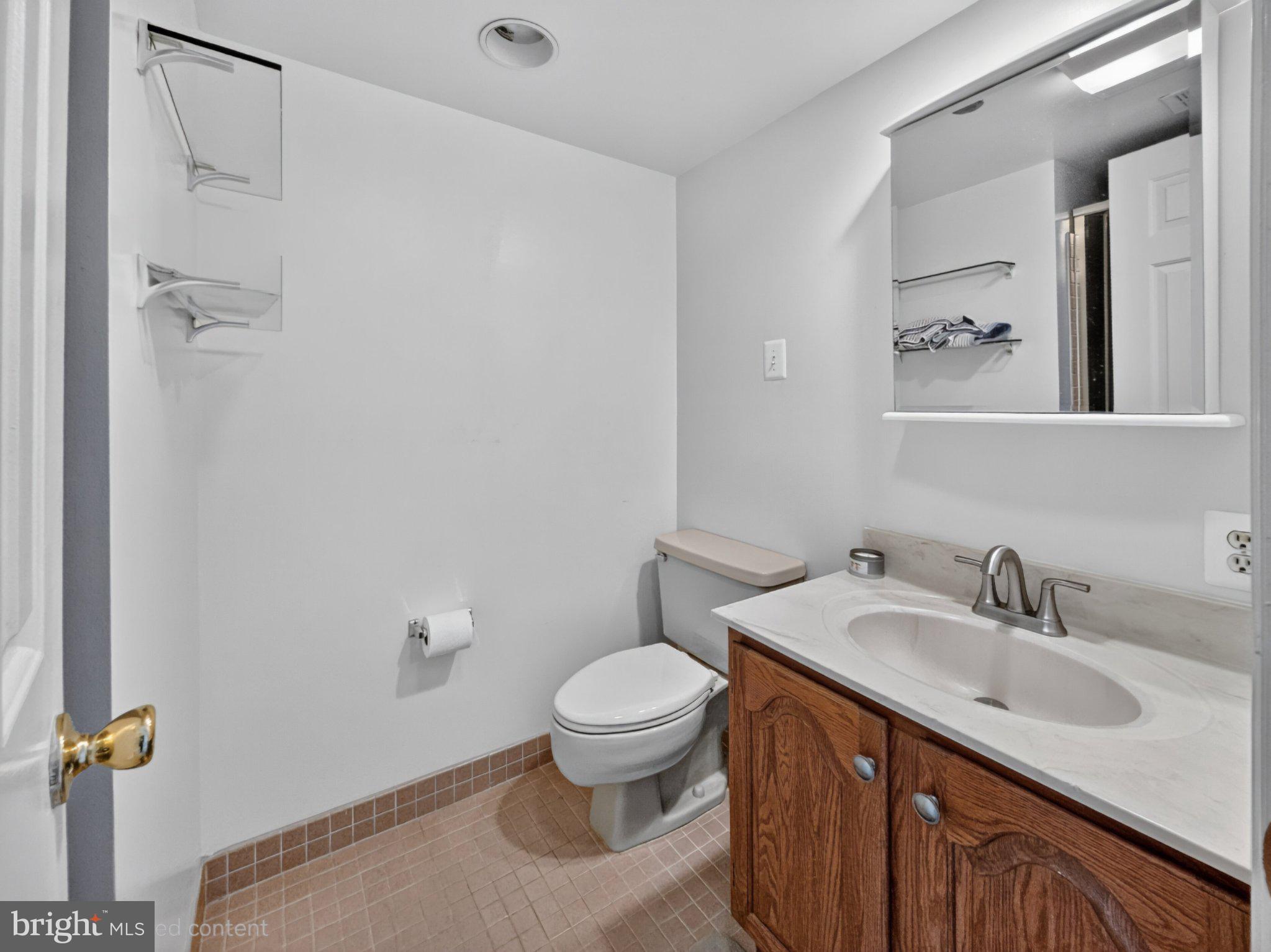1301 North Courthouse Road, Unit 1803 Arlington, VA 22201 - Photo 18 of 33 Modern bathroom with sleek finishes.