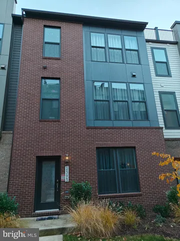 $3,850 | 2393 Liberty Loop, Herndon, VA 20171