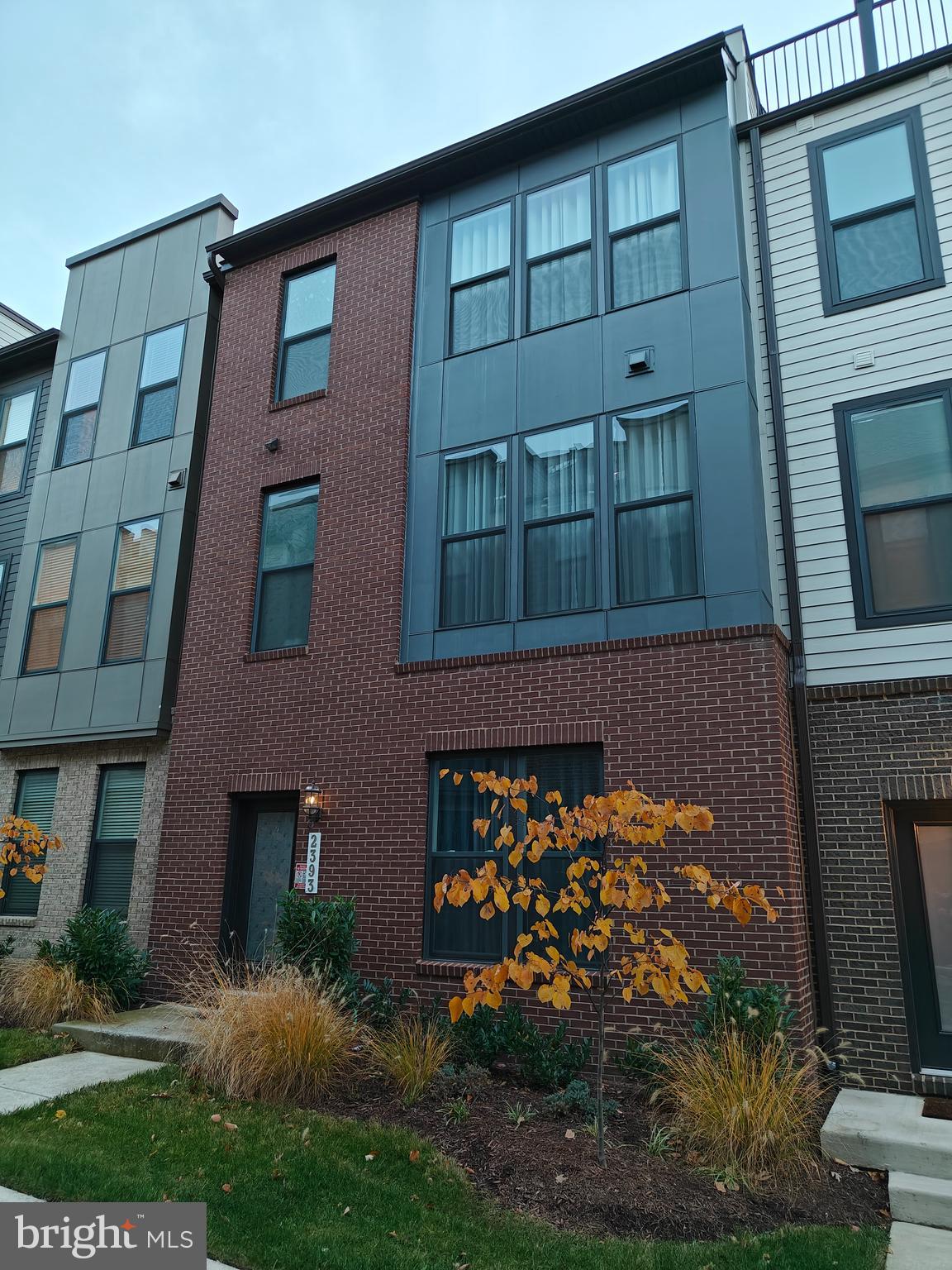 2393 Liberty Loop Herndon, VA 20171 - Photo 2 of 45