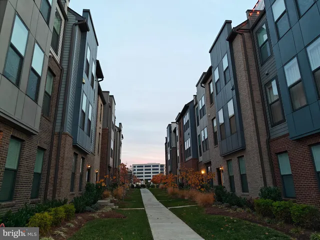 $3,850 | 2393 Liberty Loop, Herndon, VA 20171