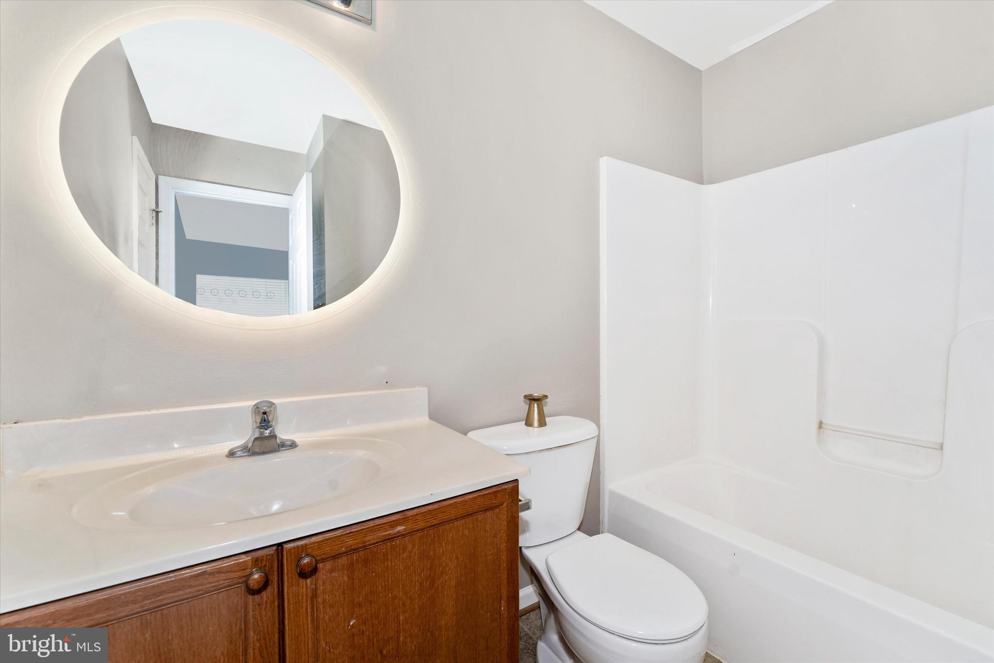 112 Raphael Court Martinsburg, WV 25403 - Photo 31 of 39 Upstairs Bathroom