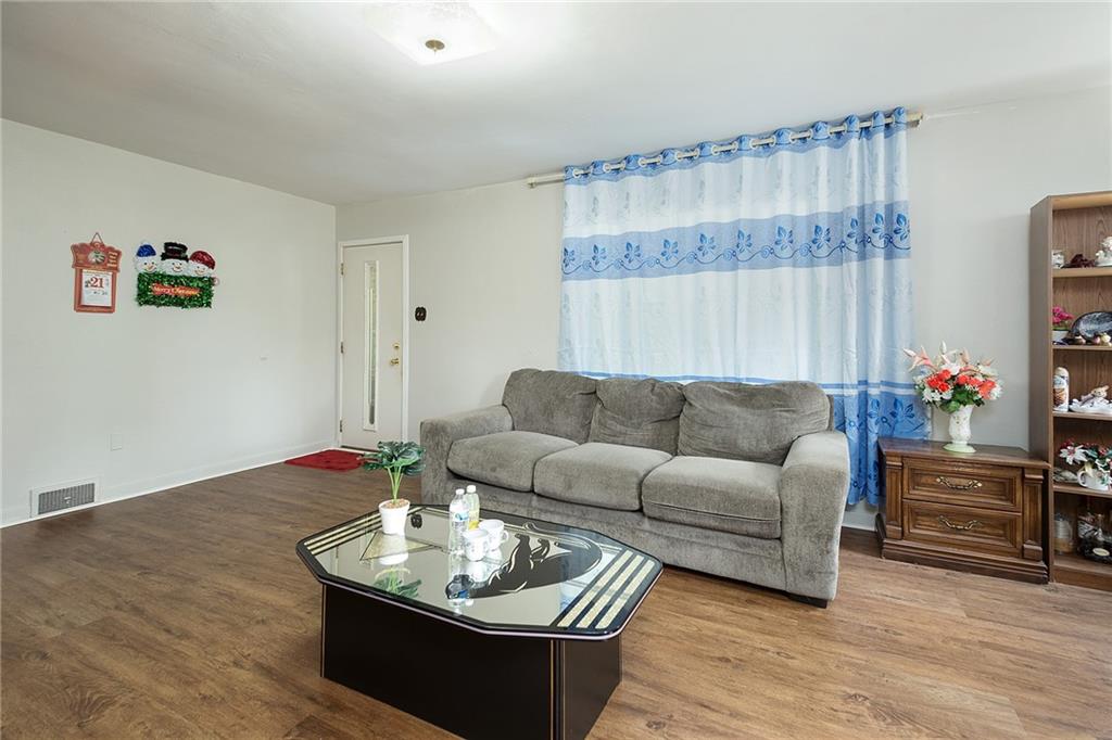 411 Center Road Monroeville, PA 15146 - Photo 9 of 25 Gallery Image 9