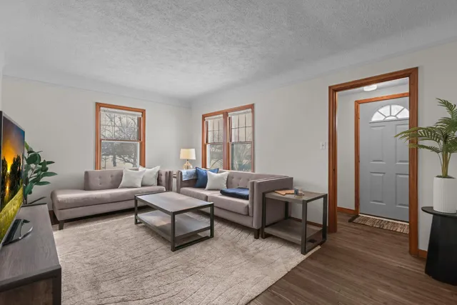 $325,000 | 2795 90th Lane Northeast, Blaine, MN 55449