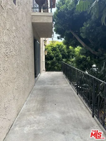 $3,400 | 518 Raymond Avenue, Unit 10, Santa Monica, CA 90405