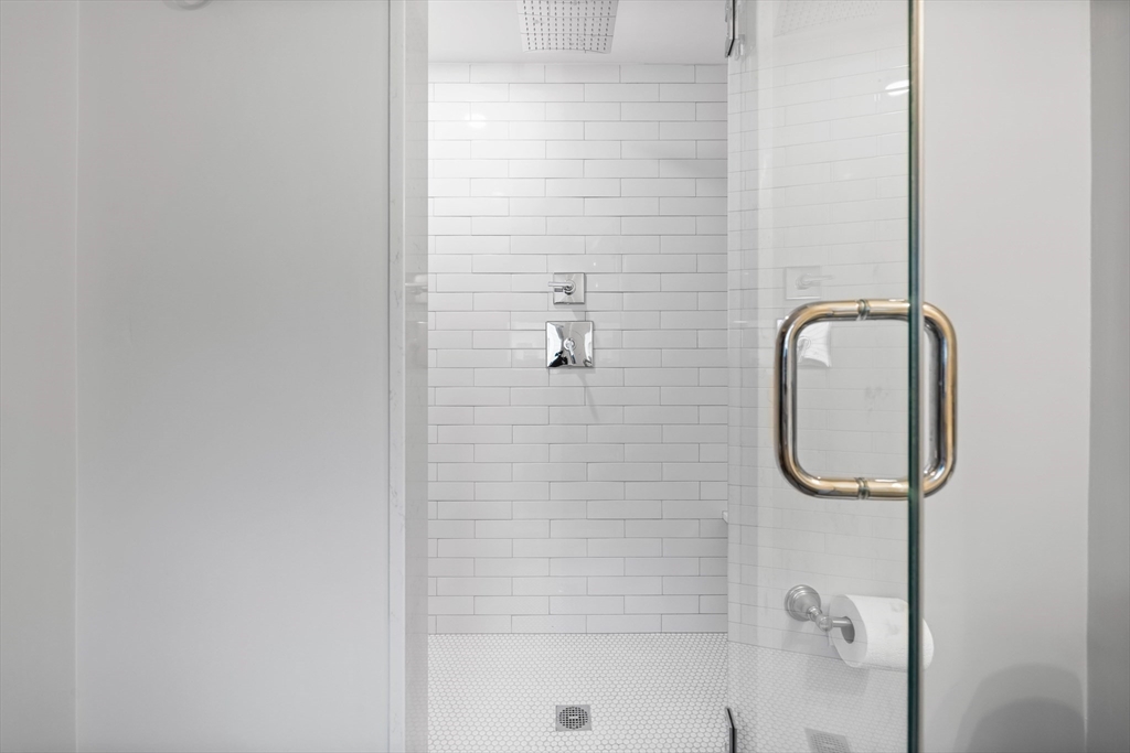 42 Harding Road Lexington, MA 02420 - Photo 21 of 34