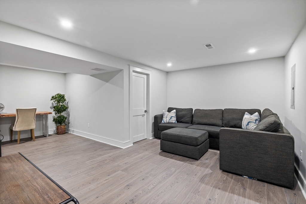 42 Harding Road Lexington, MA 02420 - Photo 29 of 34