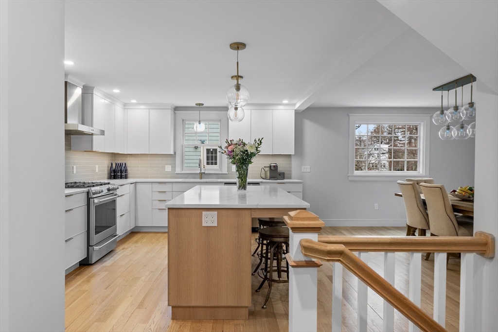 42 Harding Road Lexington, MA 02420 - Photo 4 of 34