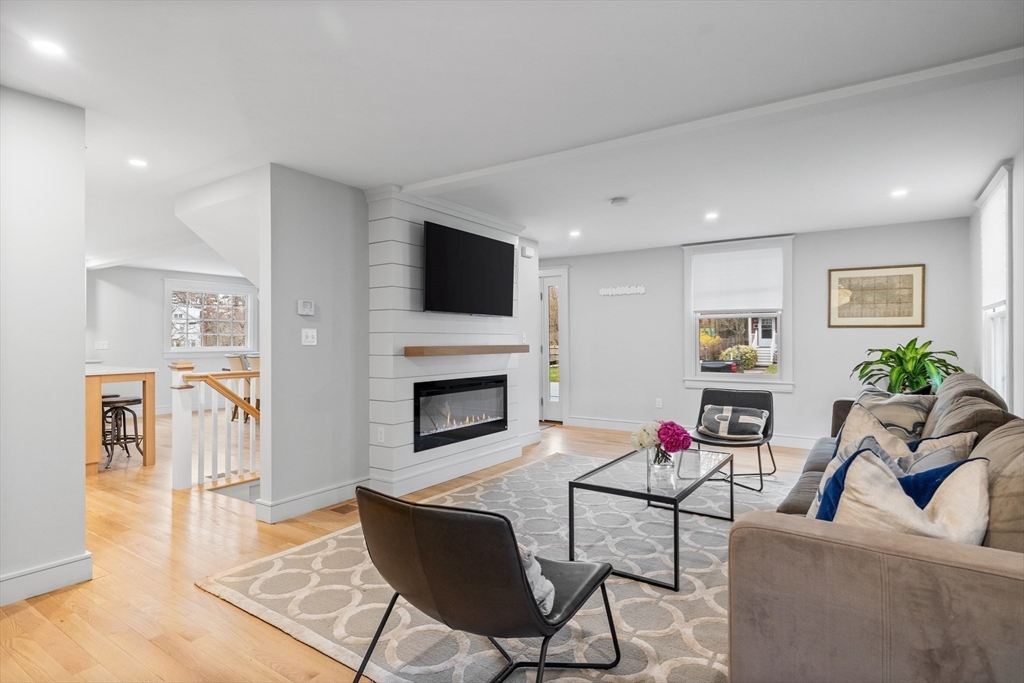 42 Harding Road Lexington, MA 02420 - Photo 8 of 34