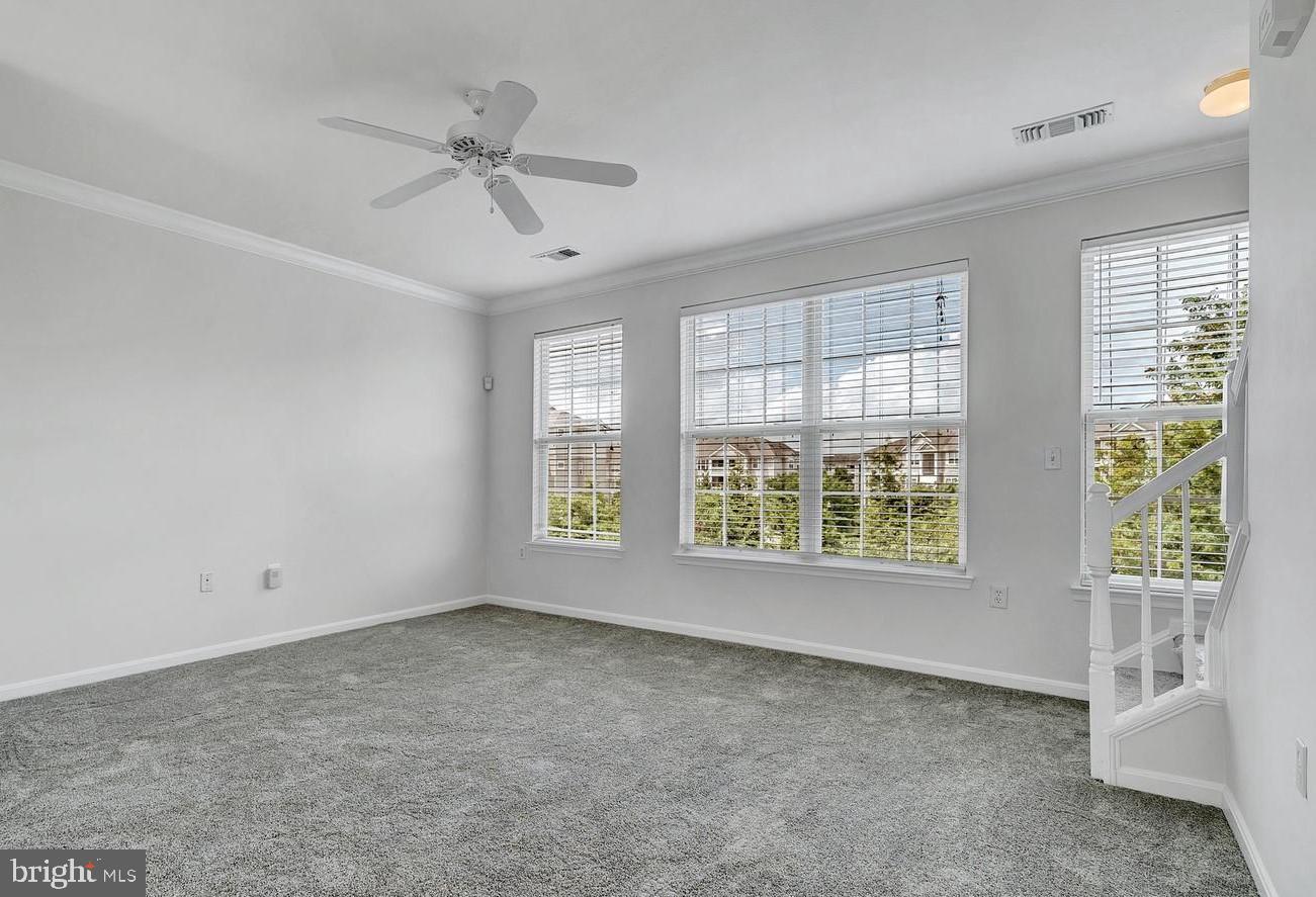 21762 Dragons Green Square Ashburn, VA 20147 - Photo 3 of 17 Upper floor living room