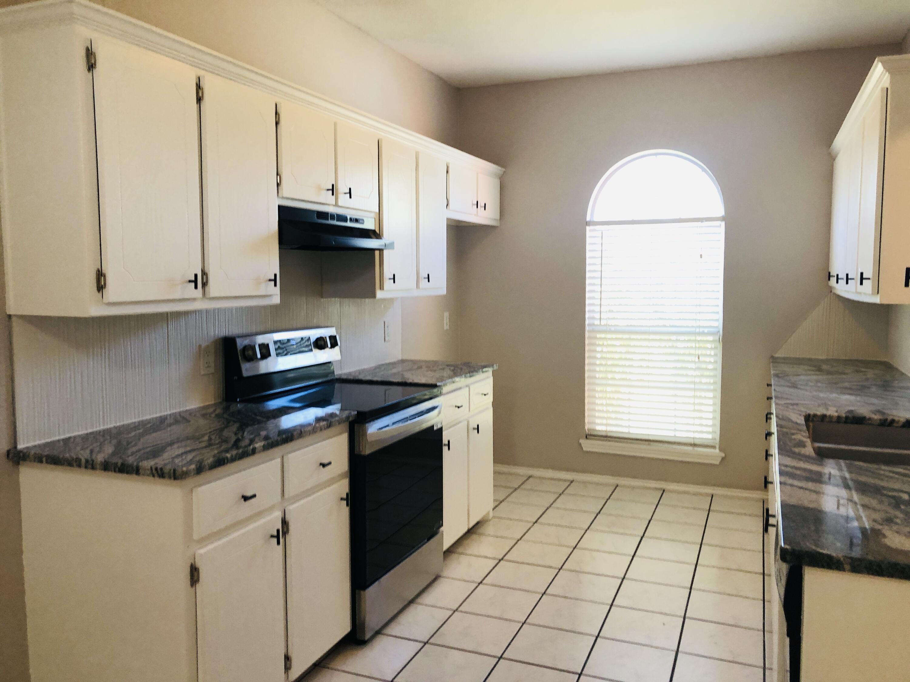 6112 6th Street Lubbock, TX 79416 - Photo 11 of 35 IMG_7317