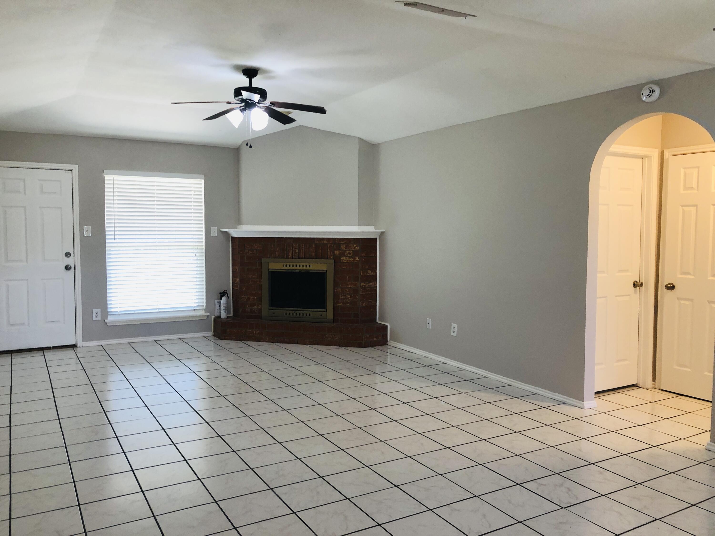 6112 6th Street Lubbock, TX 79416 - Photo 3 of 35 IMG_7322