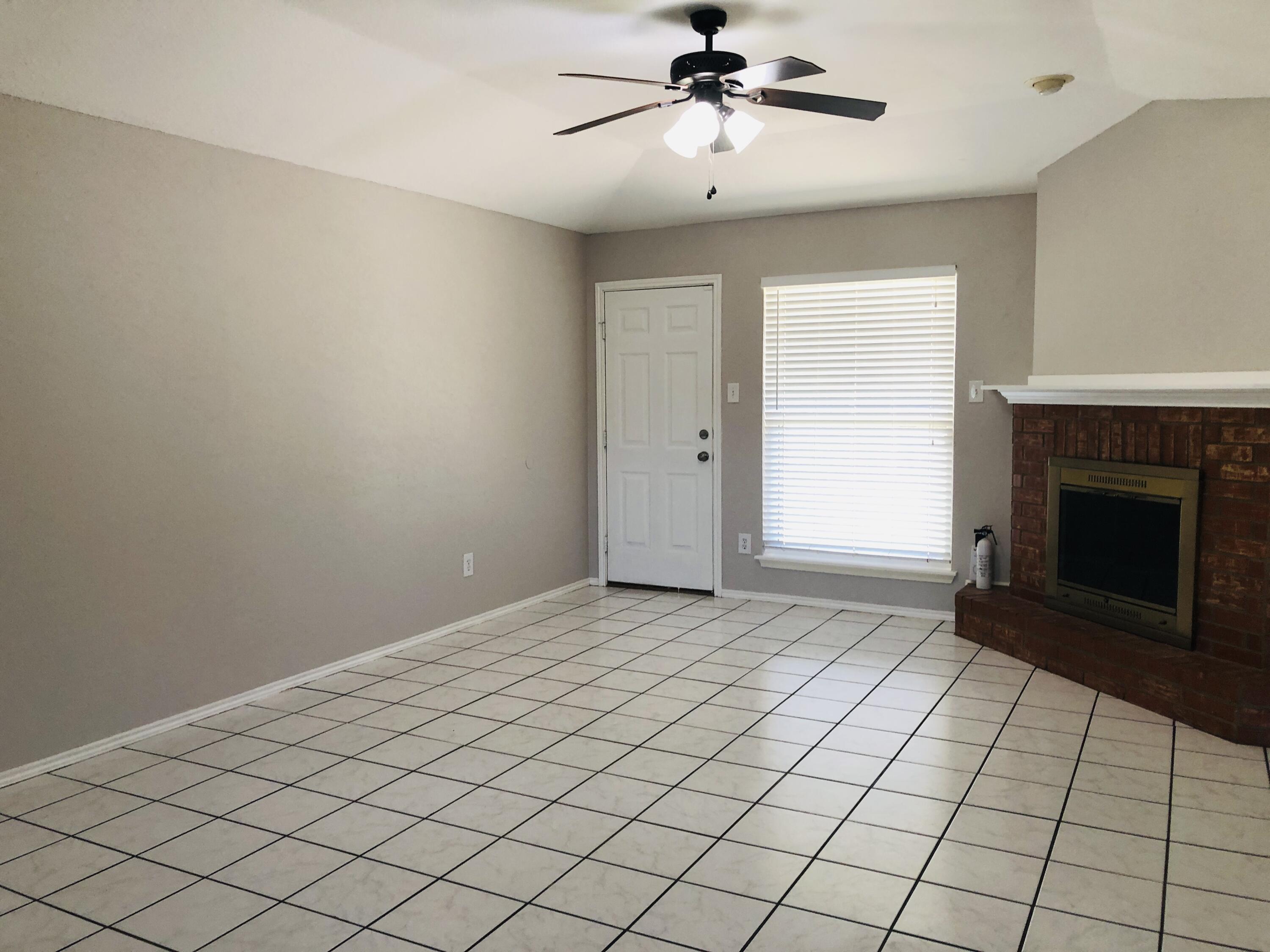 6112 6th Street Lubbock, TX 79416 - Photo 4 of 35 IMG_7331