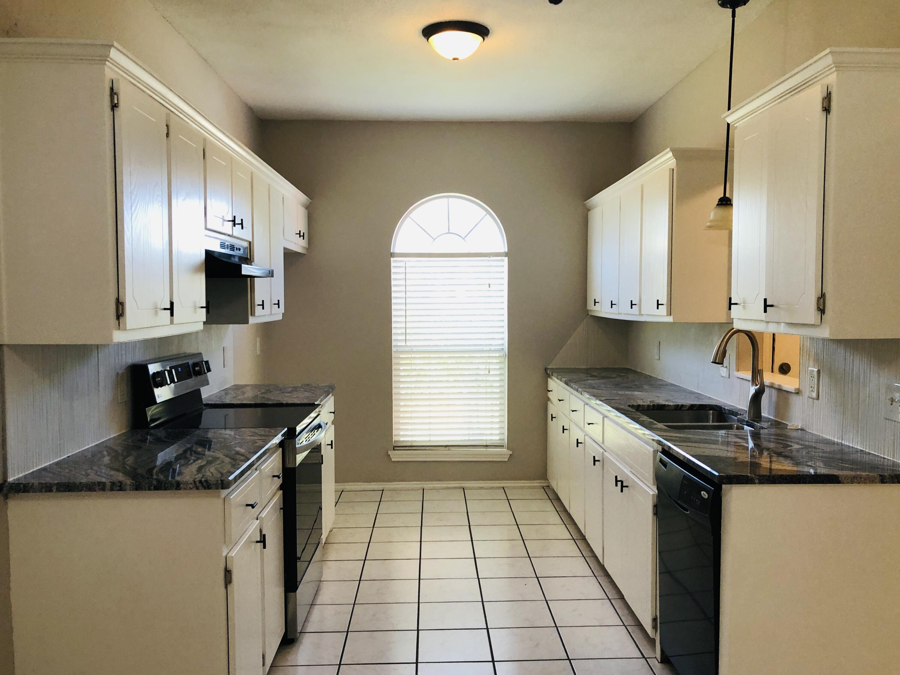 6112 6th Street Lubbock, TX 79416 - Photo 5 of 35 IMG_7330