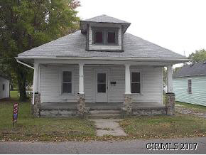 935 Park Rochester, IN 46975 - Photo 1 of 6