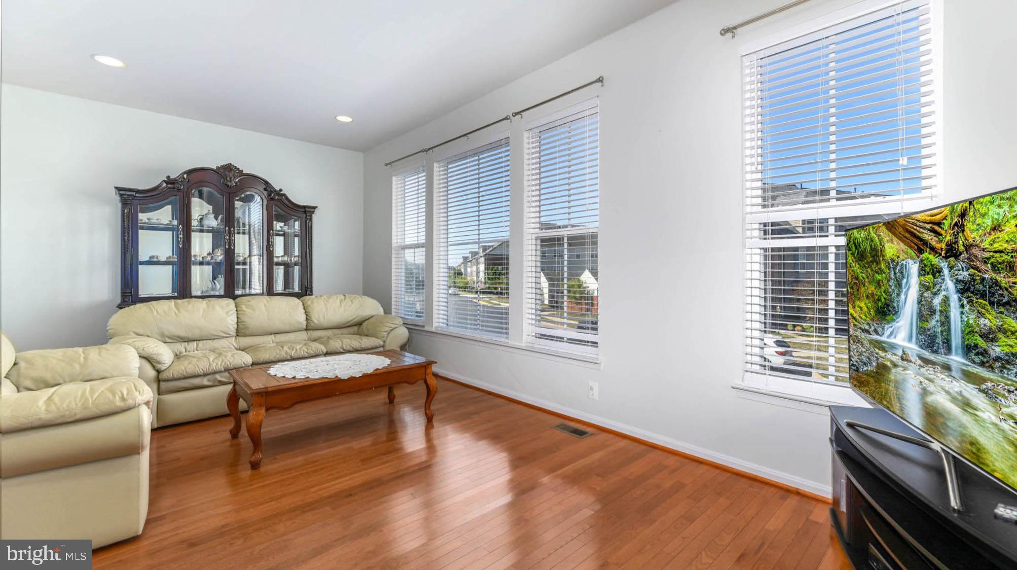 9117 Ribbon Falls Loop Bristow, VA 20136 - Photo 11 of 34 Gallery Image 11