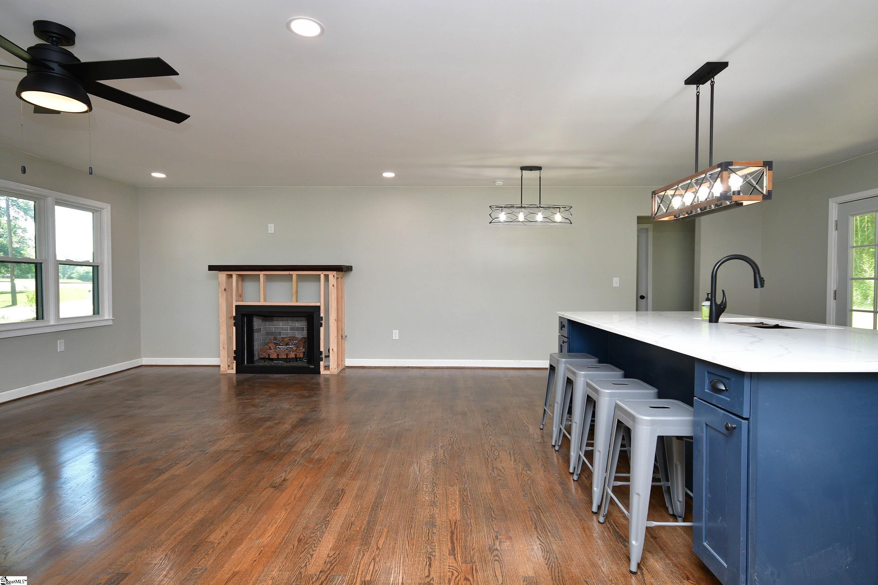 305 Hamilton Street Iva, SC 29655 - Photo 6 of 31