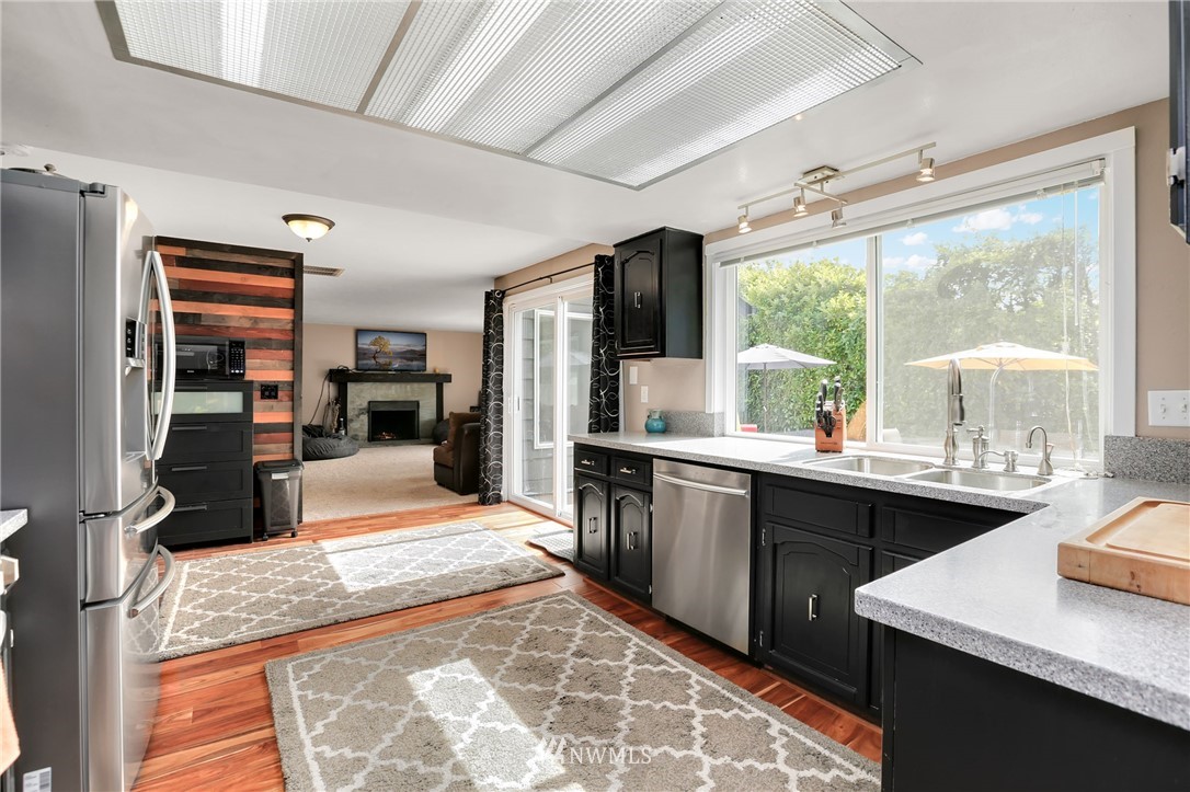 10705 Northeast 200th Place Bothell, WA 98011 - Photo 11 of 25 Gallery Image 11