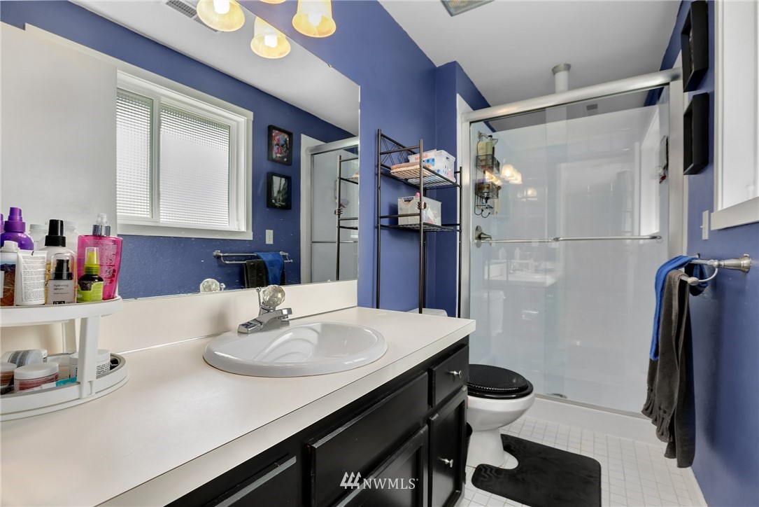 10705 Northeast 200th Place Bothell, WA 98011 - Photo 16 of 25 Gallery Image 16