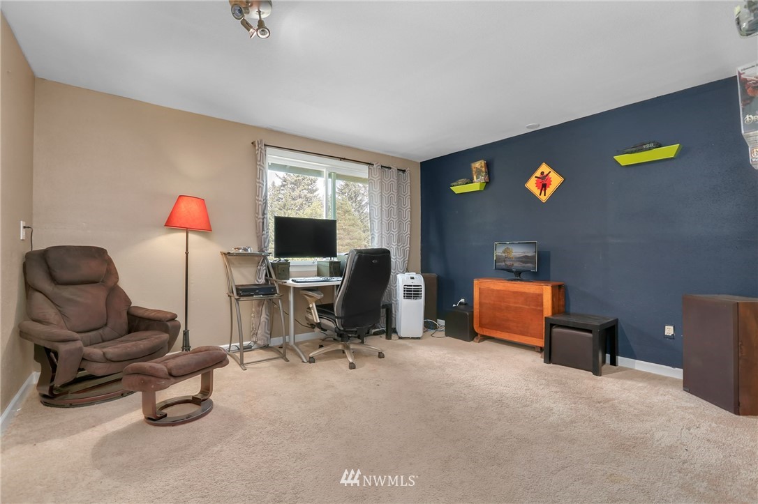 10705 Northeast 200th Place Bothell, WA 98011 - Photo 18 of 25 Gallery Image 18