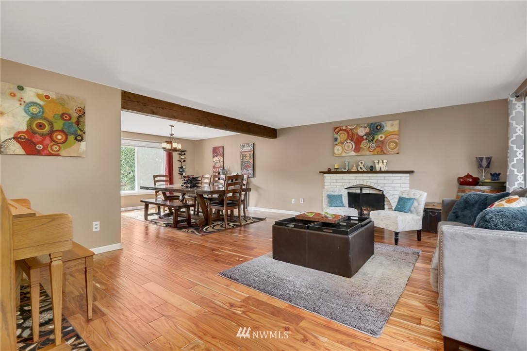 10705 Northeast 200th Place Bothell, WA 98011 - Photo 5 of 25 Gallery Image 5
