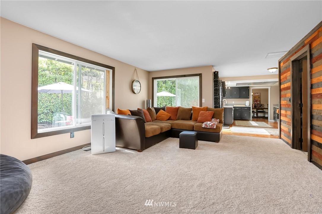 10705 Northeast 200th Place Bothell, WA 98011 - Photo 8 of 25 Gallery Image 8
