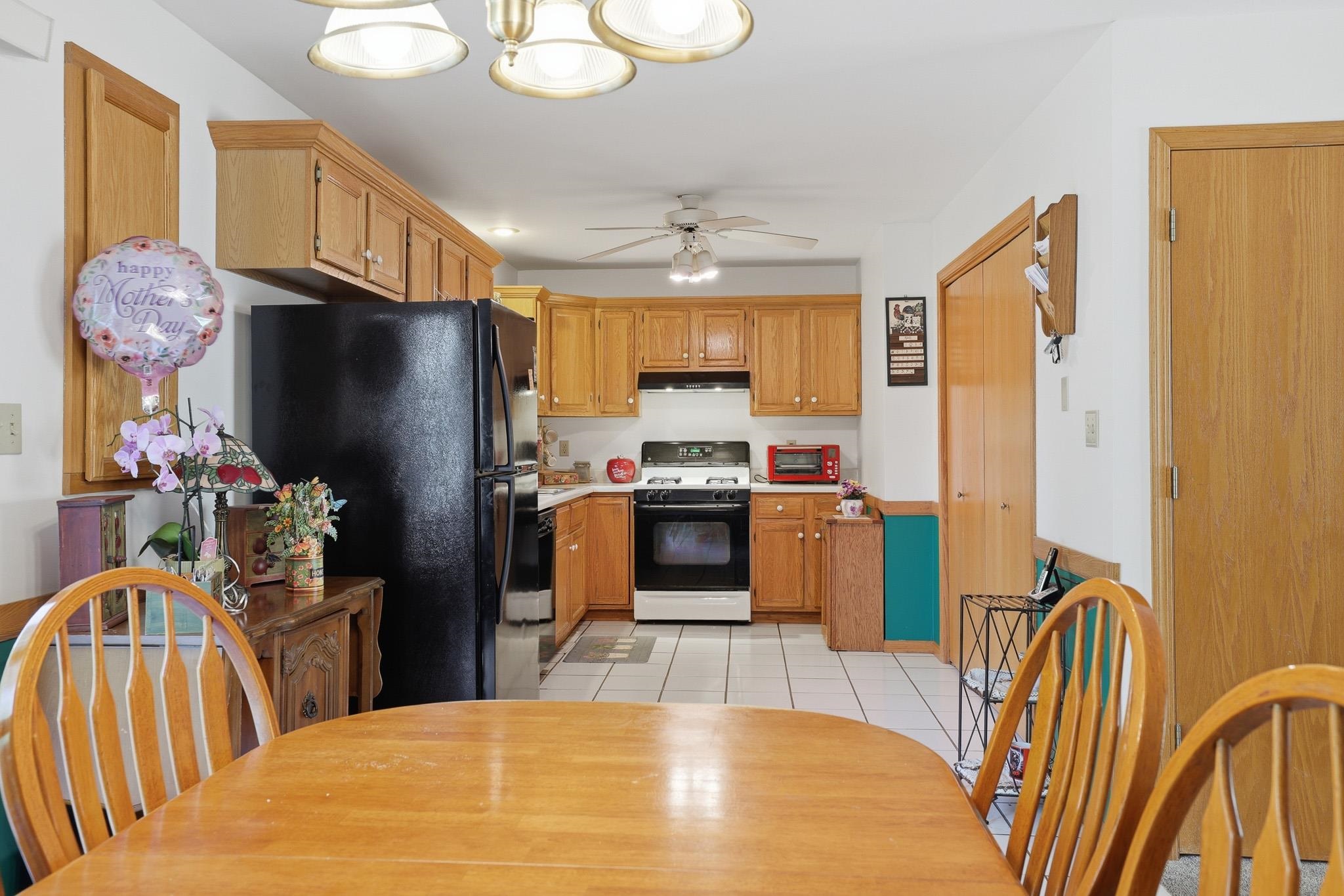 423 Wayne Road Rochelle, IL 61068 - Photo 5 of 22