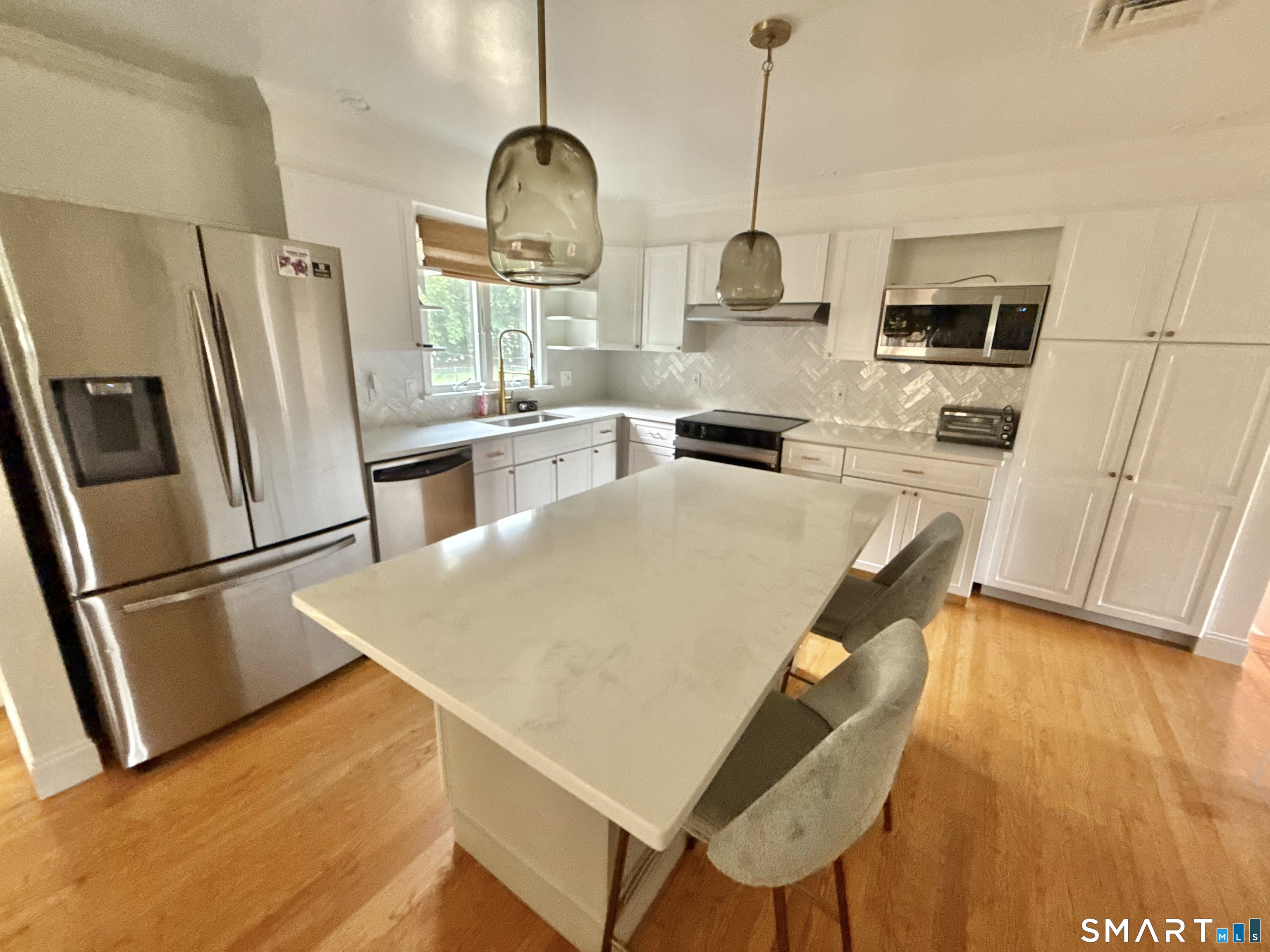 23 Welch Road North Haven, CT 06473 - Photo 6 of 36 Angle 2 Main level