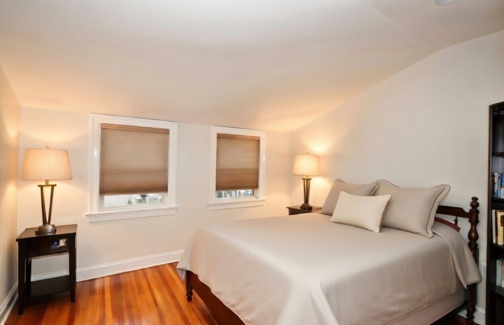 27 Crosby Road, Unit 2 Chestnut Hill, MA 02467 - Photo 5 of 7