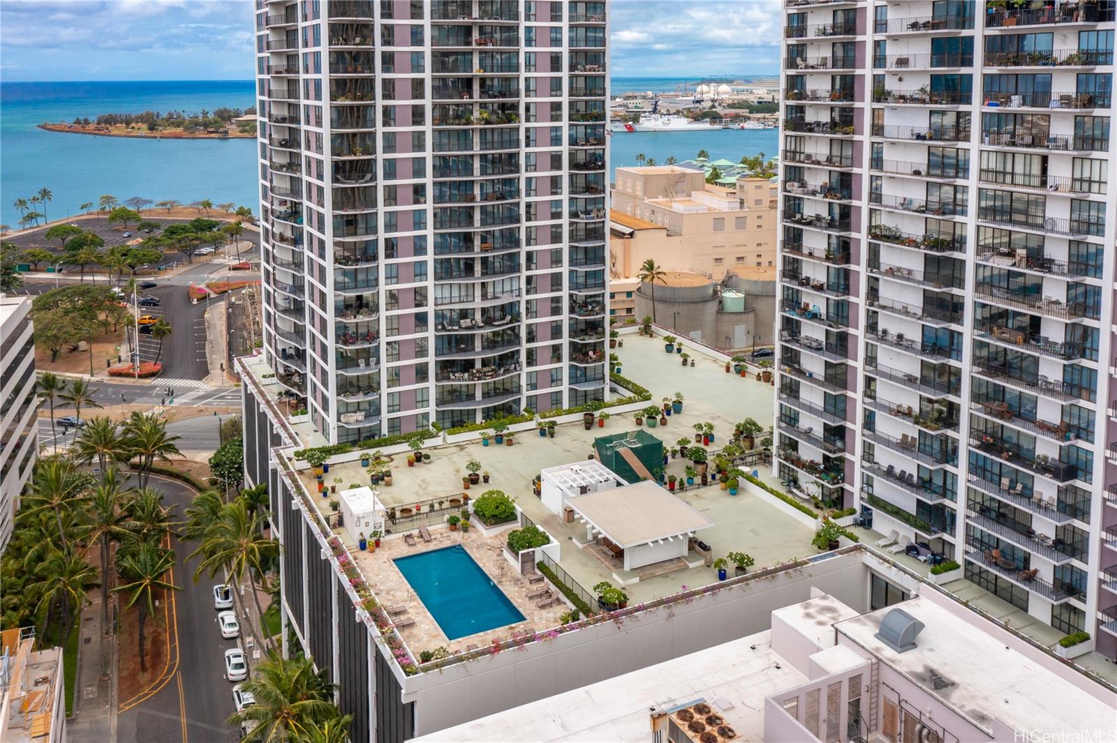 225 Queen Street, Unit 7E Honolulu, HI 96813 - Photo 1 of 1 a view of balcony with a potted plant