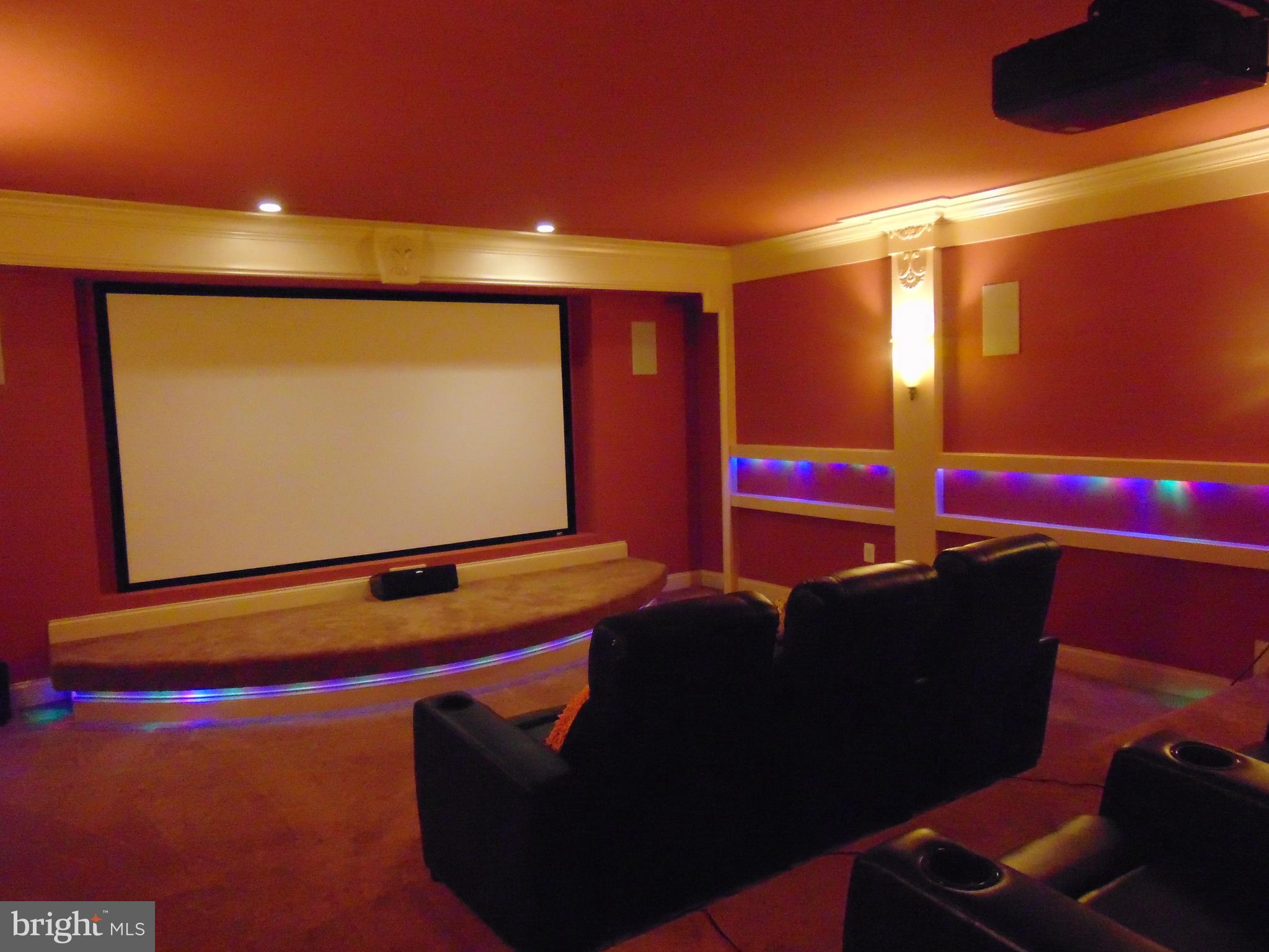 1027 Towlston Road McLean, VA 22102 - Photo 32 of 59 a room with furniture and screen