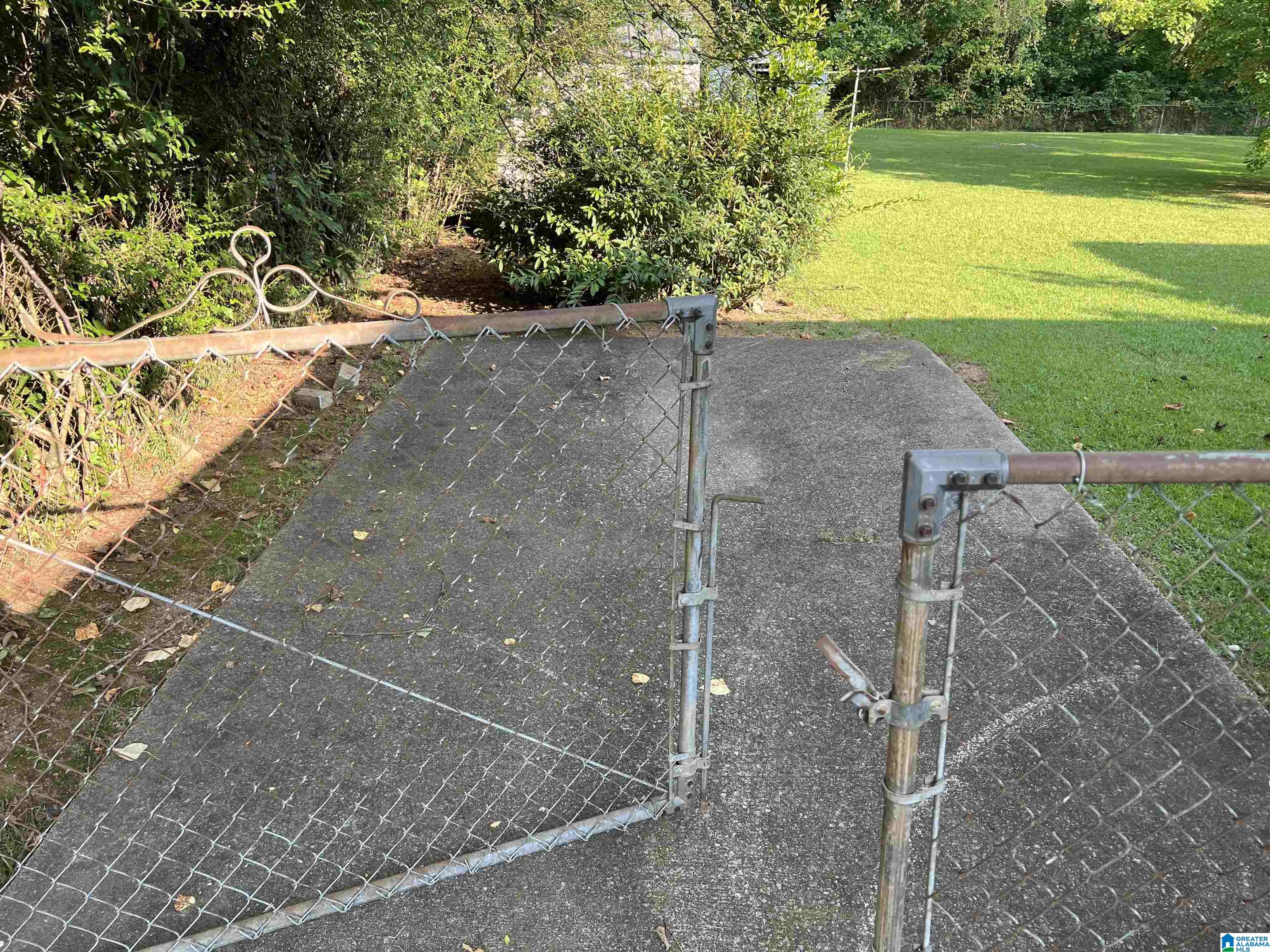 549 Camellia Road Birmingham, AL 35215 - Photo 3 of 30